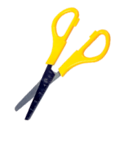 Imagem: Fotografia. Uma tesoura de cor amarela com a lâminas cinzas. Fim da imagem.