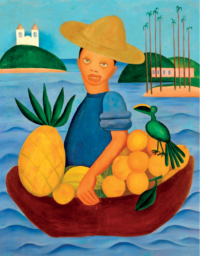 Imagem: Pintura. Em alto mar com água de cor azul-claro, uma vasilha arredondada de cor marrom com um homem dentro, visto da cintura para cima. Ele tem pele amarela, cabelos castanhos, com chapéu de cor bege e blusa de cor azul com mangas dobradas até os cotovelos, com o corpo para à esquerda. De frente para ele, um abacaxi na vertical em amarelo com folhas verdes na parte superior. À direita, frutas de cor amarela redondas e sobre elas, um pássaro de penas de cor verde e bico de tamanho médio com parte em laranja. Mais ao fundo, à direita, árvores finas com folhas verdes em local com areia, mais ao fundo morros verdes e à esquerda, sobre um morro em ilha no mar, um local com paredes brancas e duas torres com ponta superior triangulares em amarelo. Na parte superior, céu de cor azul-claro.  Fim da imagem.