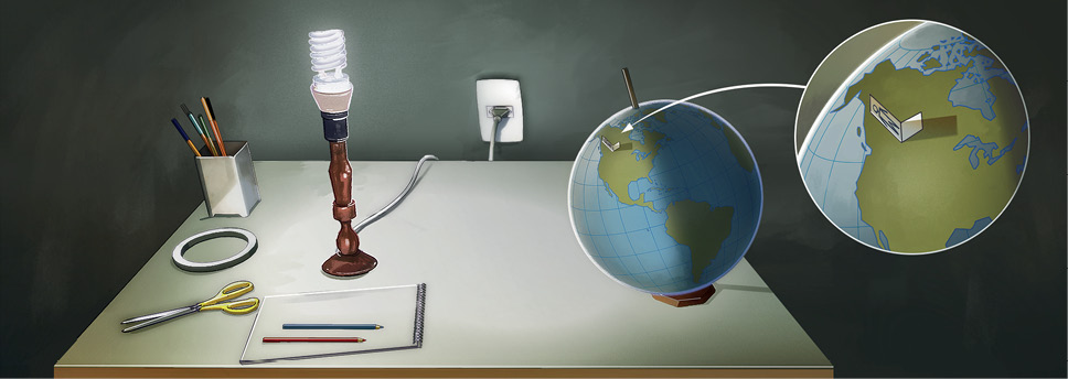 Imagem: Ilustração. Vista de cima de mesa retangular de cor cinza-claro com elementos diversos: à esquerda, porta canetas em branco com canetas dentro, forma arredondada em branca; uma tesoura de cor amarela; um lápis de folha branca com dois lápis em azul e vermelho. Ao fundo, uma base na vertical em marrom, com ponta superior em preto, com lâmpada branca fixada, conectada em tomada branca na parede de cor cinza-escuro. À direita, globo terrestre de cor azul-claro com os continentes em verde, sobre base de cor marrom. Saindo do globo, foco em papel branco com forma de pessoa em azul sobre o continente da América do norte.  Fim da imagem.