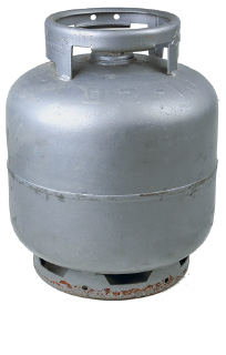 Imagem: Fotografia. Um botijão de cor cinza, com o formato arredondado, com base na parte superior e na parte inferior.  Fim da imagem.