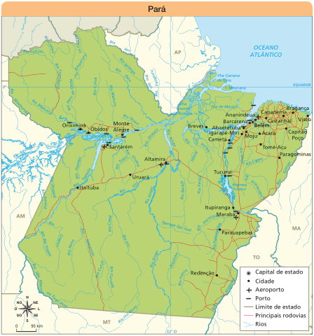 Imagem: Mapa. Pará.  Capital de estado (círculo preto dentro de um círculo branco): Belém.  Cidades (círculo preto): Oriximiná, Óbidos, Monte Alegre, Santarém, Itaituba, Uruará, Altamira, Tucuruí, Itupiranga, Marabá, Parauapebas, Redenção, Breves, Cametá, Igarapé-Miri, Abaetetuba, Barcarena, Ananindeua, Capanema, Bragança, Viseu, Capitão Poço, Tomé-Açu, Paragominas, Castanhal, Belém, Acará, Moju. Aeroporto (avião): Santarém, Altamira, Marabá, Ananindeua.  Porto (navio): Oriximiná, Óbidos, Monte Alegre, Santarém, Altamira, Itupiranga, Tucuruí, Cametá, Abaetetuba, Barcarena.  Limite de estado: linha cinza entre os estados.  Principais rodovias: linha vermelha todo o mapa.  Rios: linhas azuis por todo o mapa.  No canto inferior esquerdo, a rosa dos ventos (N, NE, L, SE, S, SO, O, NO) e a escala de 0 a 95 km.  Fim da imagem.