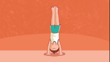 Imagem: Ilustração. Uma criança está de ponta cabeça, com as mãos apoiadas no chão e as pernas juntas e esticadas para cima.  Fim da imagem.