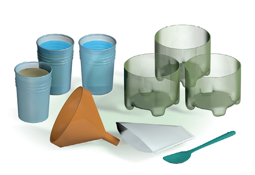 Imagem: Ilustração. Copos com líquidos e partes inferiores de três garrafas pet. Ao lado, um funil, um coador de café e uma colher. Fim da imagem.