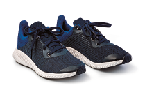 Imagem: Fotografia. Um par de tênis. Fim da imagem.