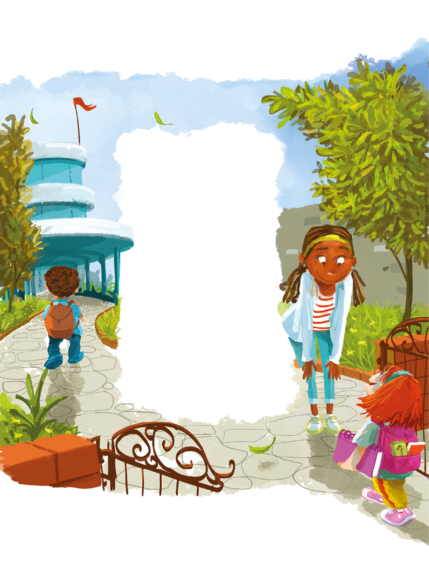 Imagem: Ilustração. No pátio, uma área com portão baixo aberto, caminho com área gramada e árvores ao redor. Próximo ao portão, está a professora, que sorri, usa uma tiara e veste jaleco, está um pouco abaixada com as mãos no joelho e observa uma menina que chega com mochila nas costas e caderno em uma das mãos. Ao fundo, um garoto caminha com mochila nas costas em direção ao prédio.  Fim da imagem.
